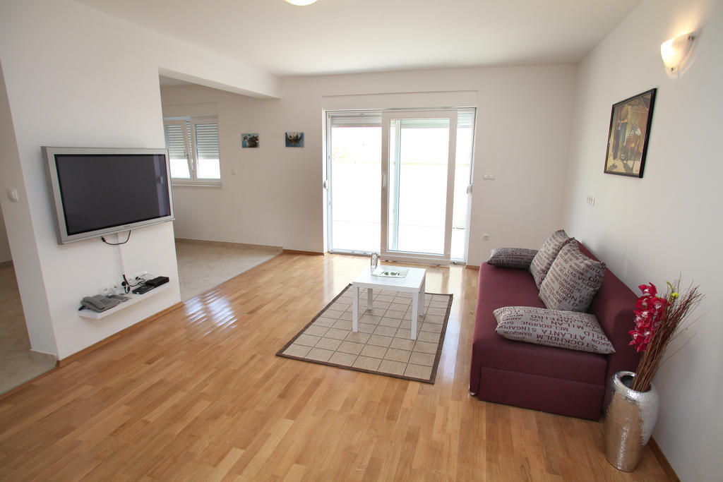 Villa Iris Apartments Seget Vranjica Buitenkant foto