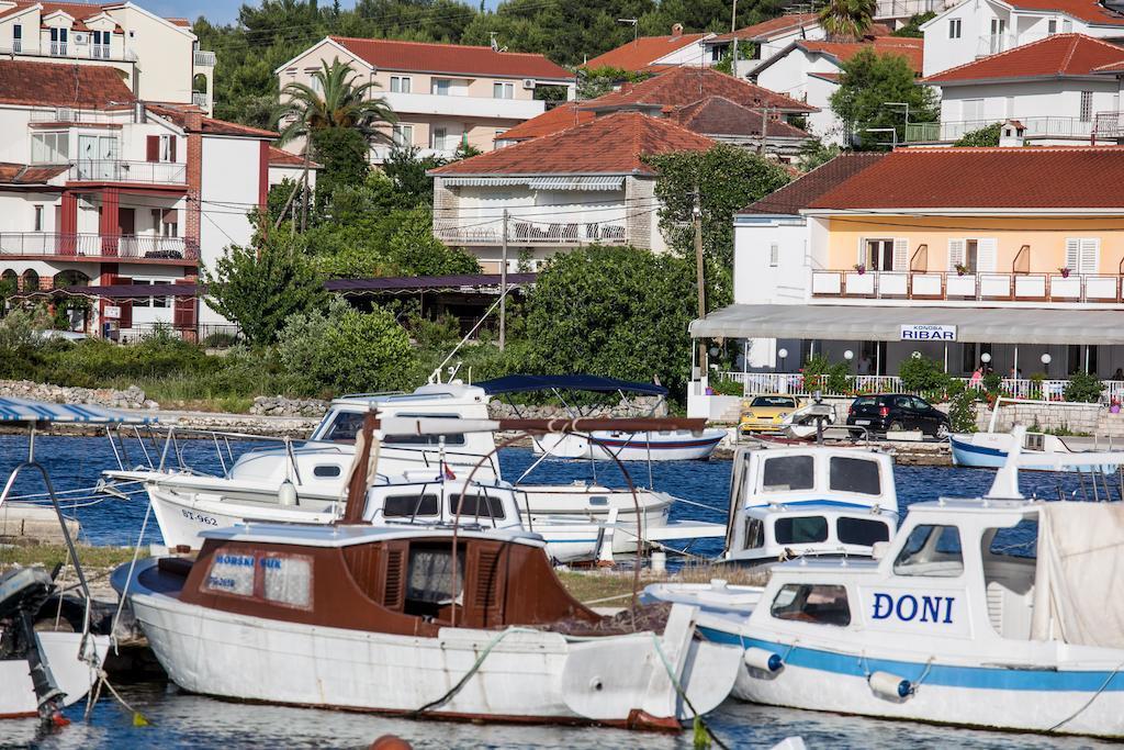 Villa Iris Apartments Seget Vranjica Buitenkant foto